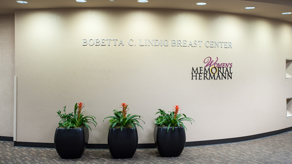 The entryway at the Bobetta C. Lindig Breast Care Center at Memorial Hermann Memorial City Medical Center
