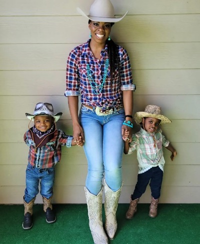 Tonjanic with her children